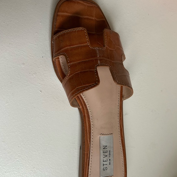 Steve Madden Brown Croc-Embossed Sandals - Picture 2 of 4